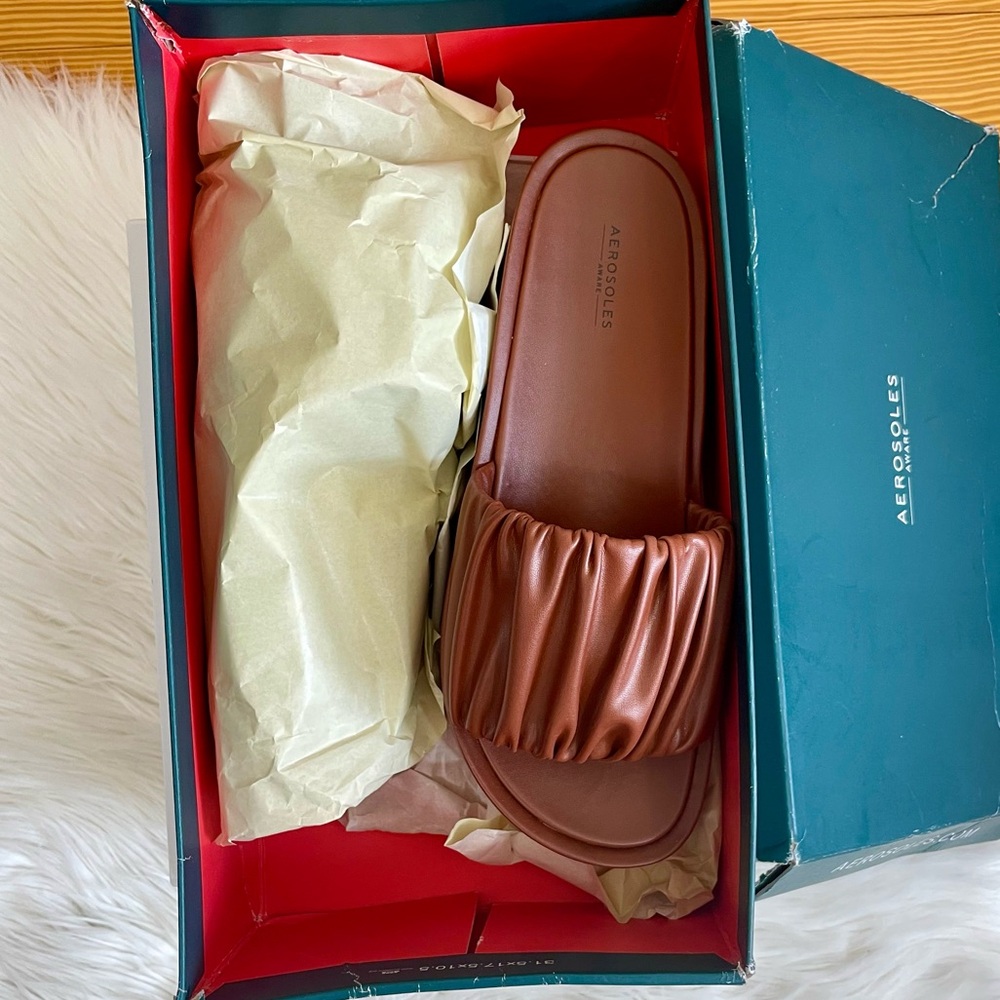 NWT, AEROSOLES Dada Sandals in Tan, New in box - Picture 4 of 12